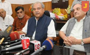 সরকার কৃষকদের আলোচনার জন্য আমন্ত্রণ জানিয়েছে, বলেছে যে সমস্যাগুলি সমাধানে প্রতিশ্রুতিবদ্ধ